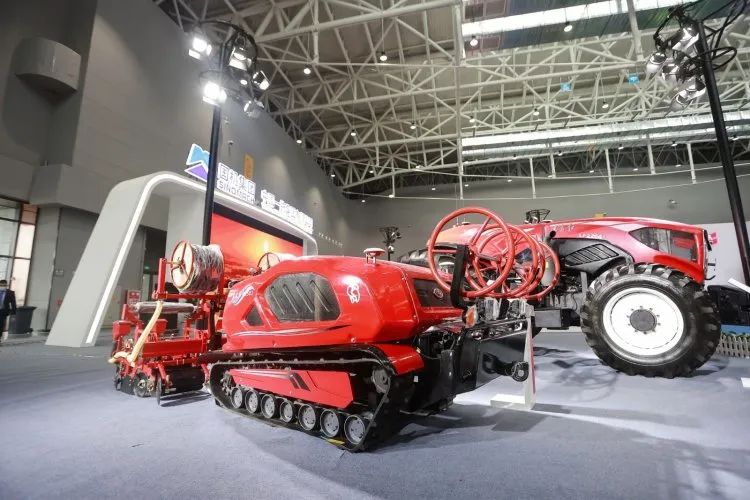 一拖股份2022年?duì)I業(yè)總收入125.64億元，凈利潤(rùn)增幅55.42%